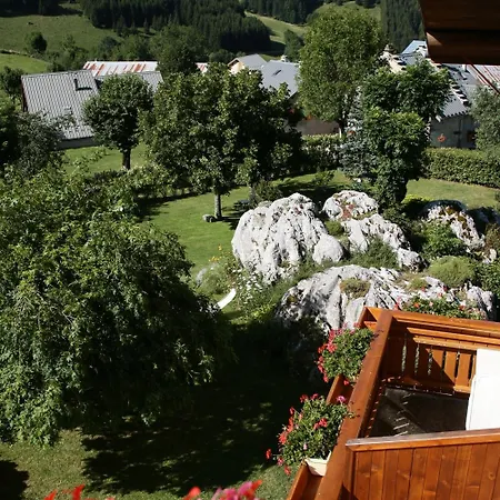 Logis Les Playes Hotel 3*