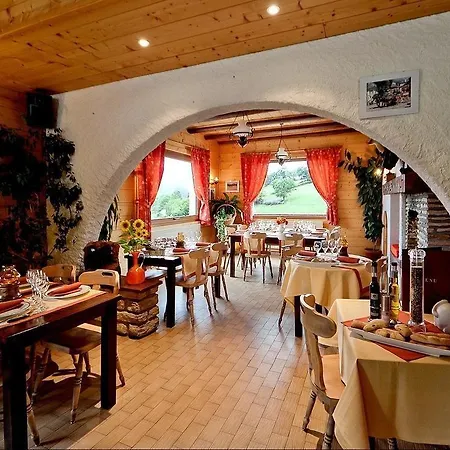 Logis Les Playes Hotel